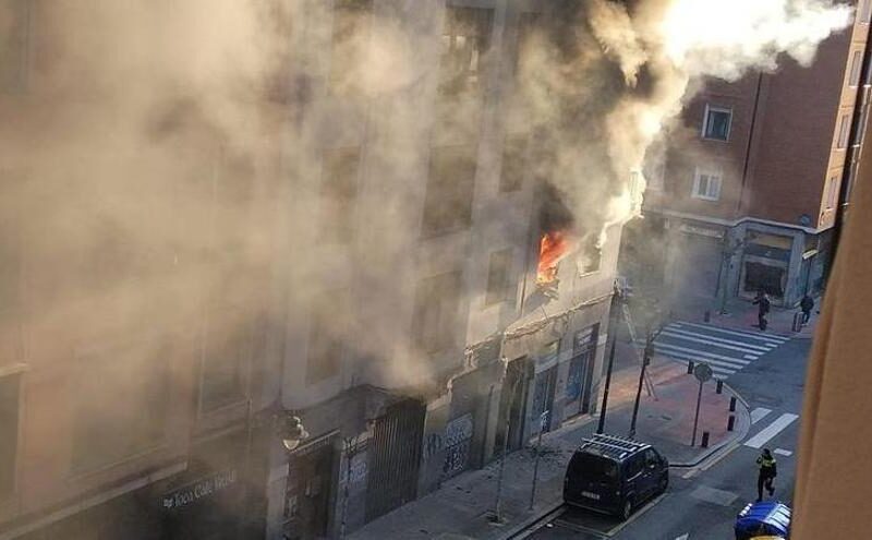 Edifici en flames